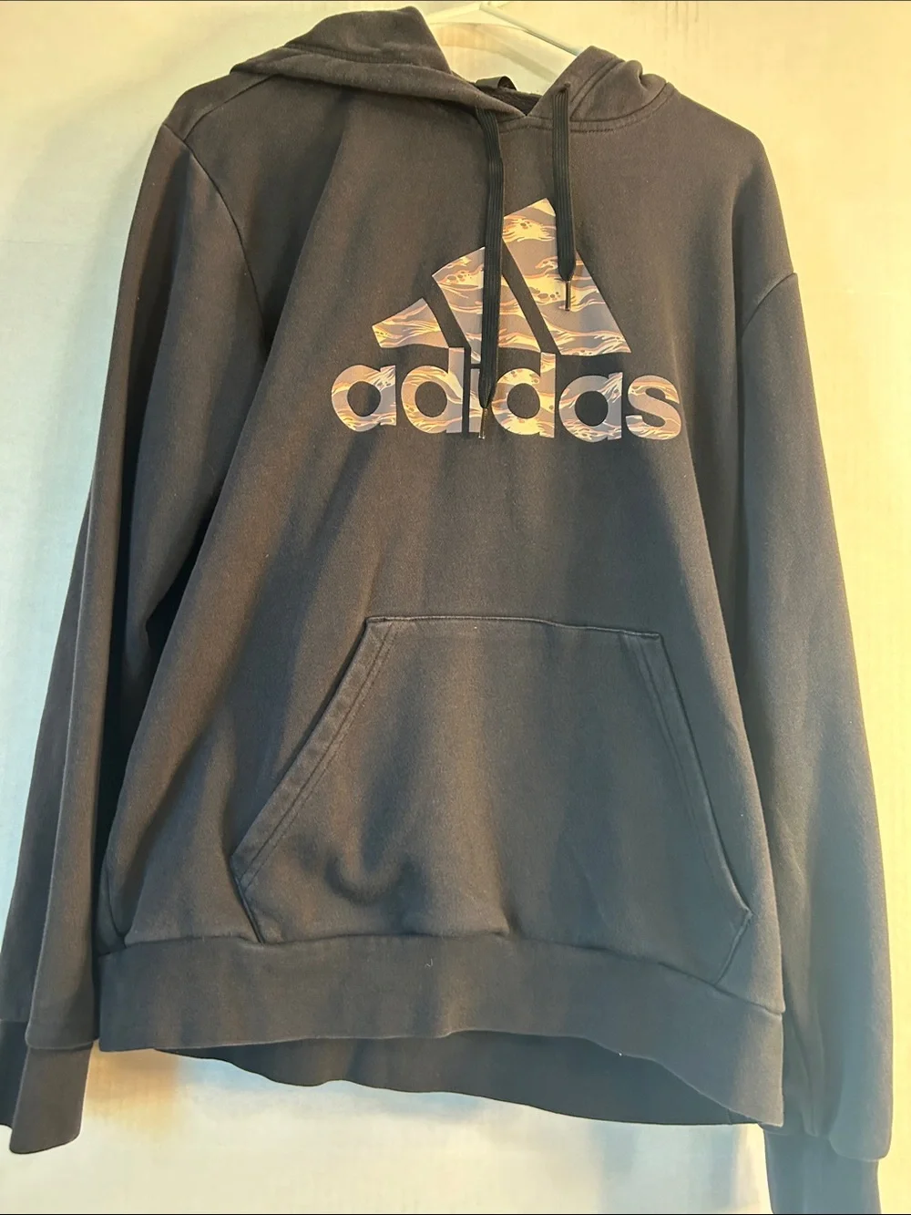 Adidas Men's Camo Badge of Sport Hoodie.  Sz M.  1W7002
